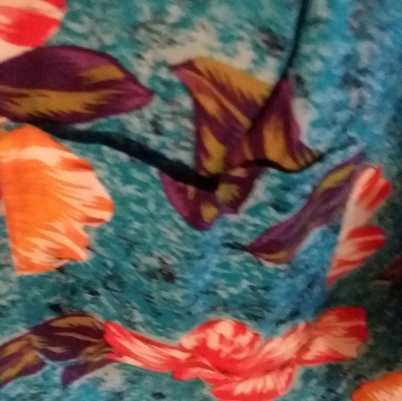 Basic Essentials BE Top MEDIUM Hawaiian Theme Ca. 1990s HIBISCUS MOTIF EUC - Picture 5 of 6